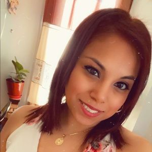 Meet your Posher, Ana